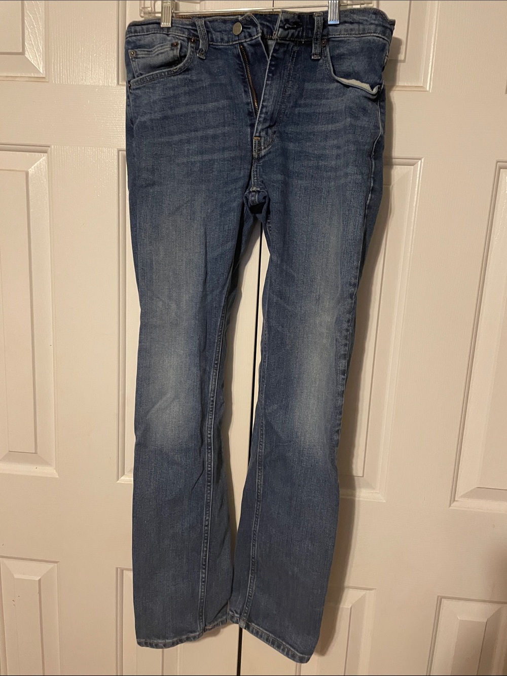 Levi's Men's Slim Straight Jeans in Medium Blue Wash